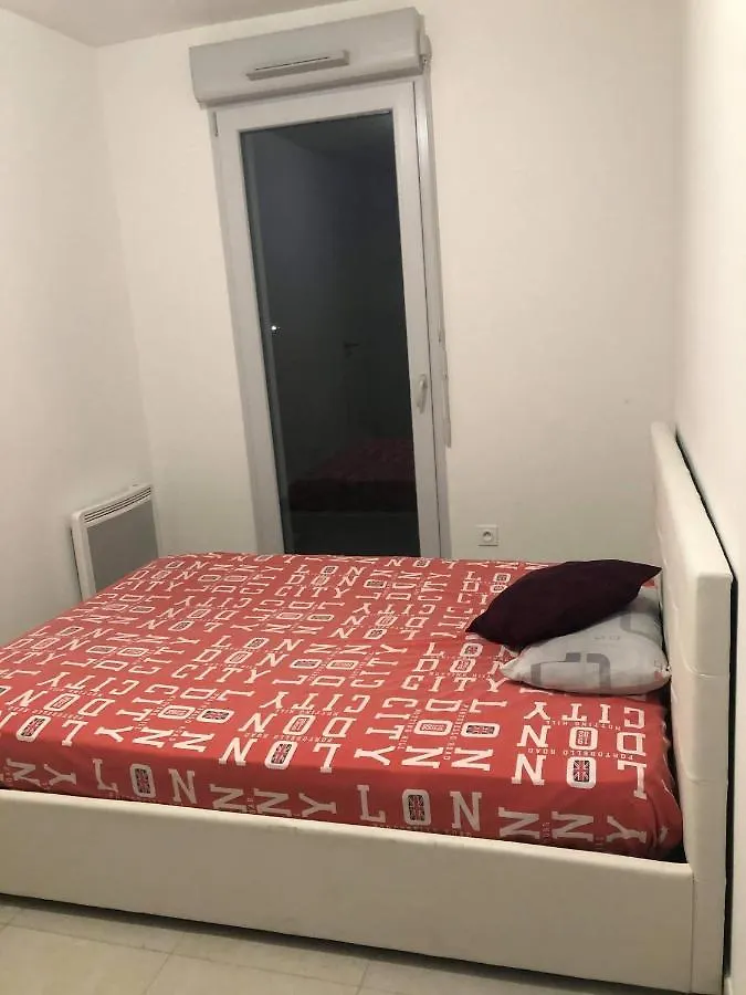 Homestay Chambre Dans Un Appartement Neuf Centre-Ville Chez L'Habitant Aubagne